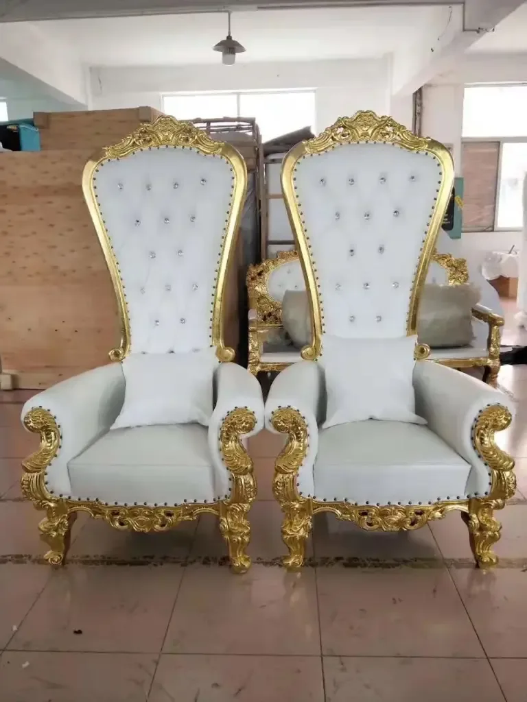ለሠርግ የሚሆኑ የቅንጦት ነጭና ወርቅ ዙፋን ወንበሮች